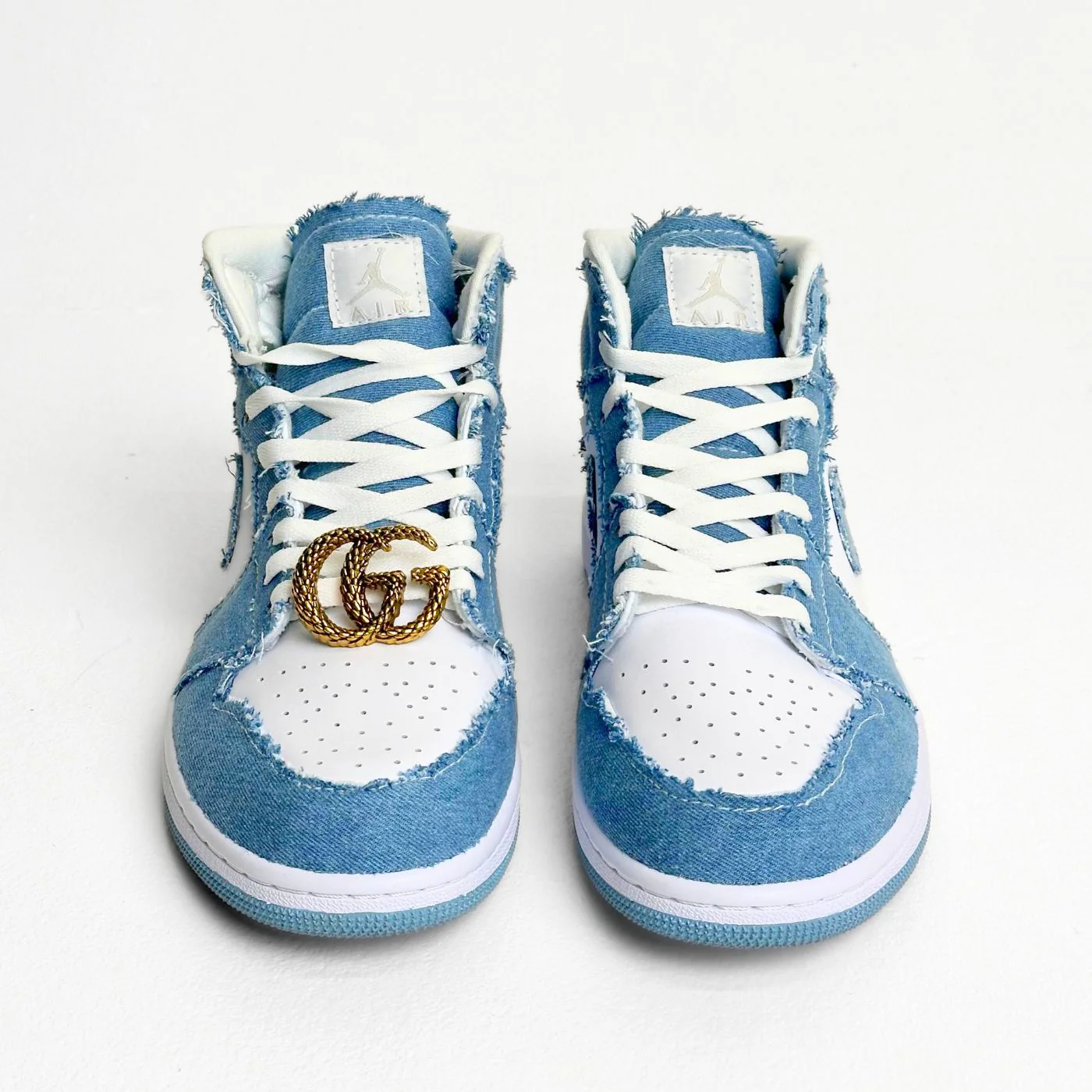 Denim Trophy Jordan 1 - Image 3