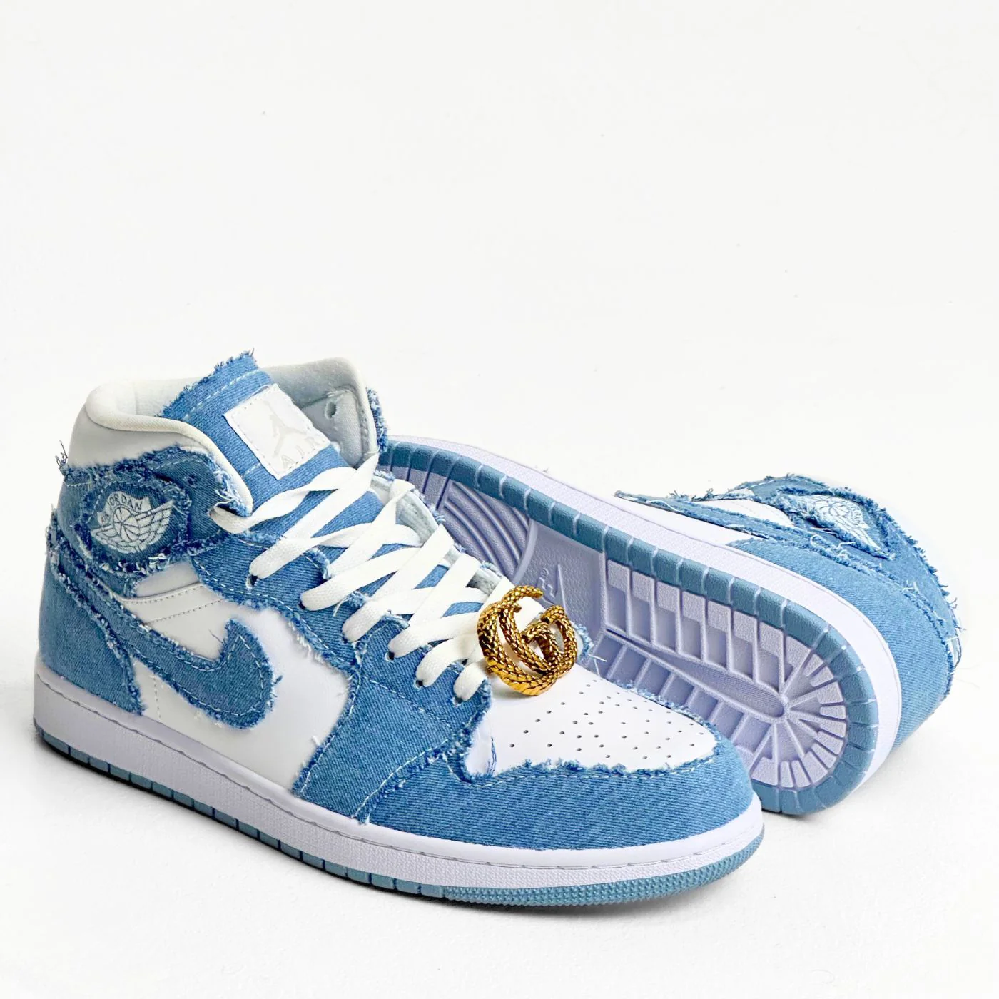 Denim Trophy Jordan 1 - Image 4