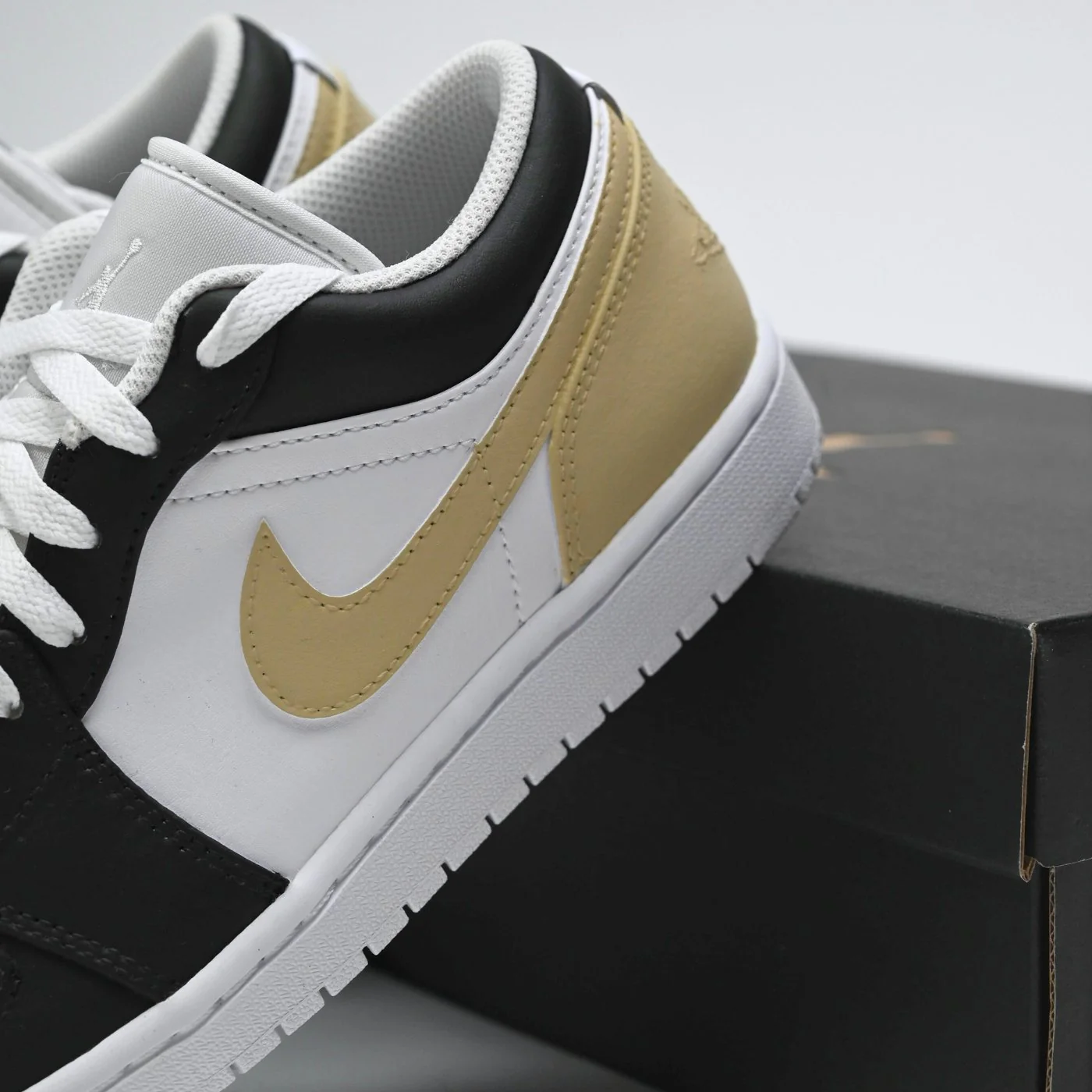 Oak Air Jordan 1 Low - Image 3