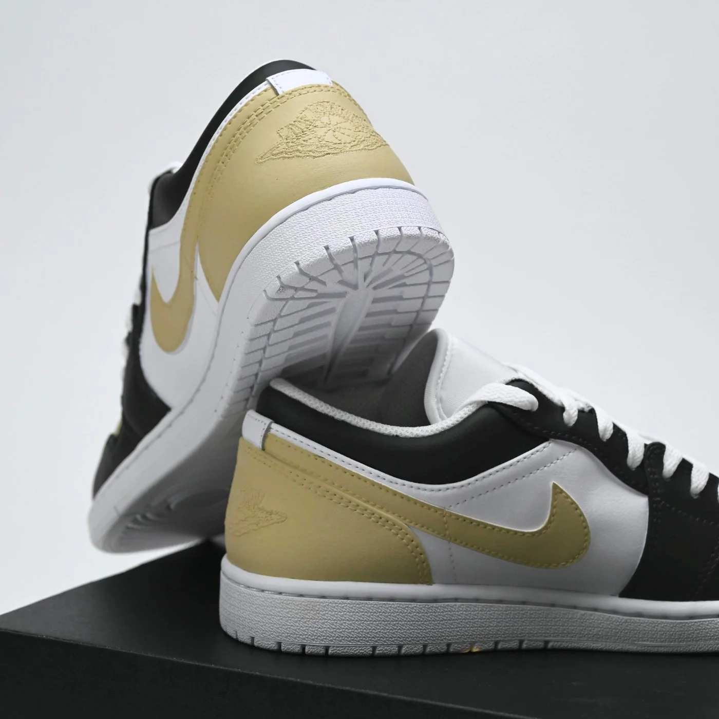 Oak Air Jordan 1 Low - Image 4