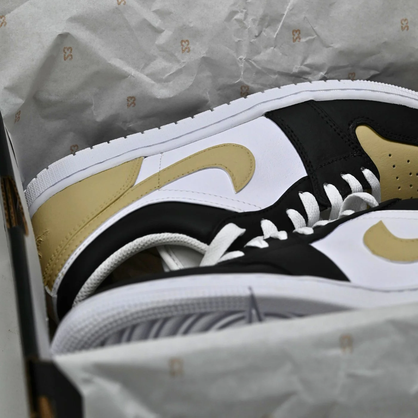 Oak Air Jordan 1 Low - Image 6